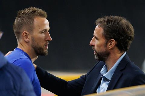 Harry Kane khó chịu khi bị hỏi về HLV Southgate